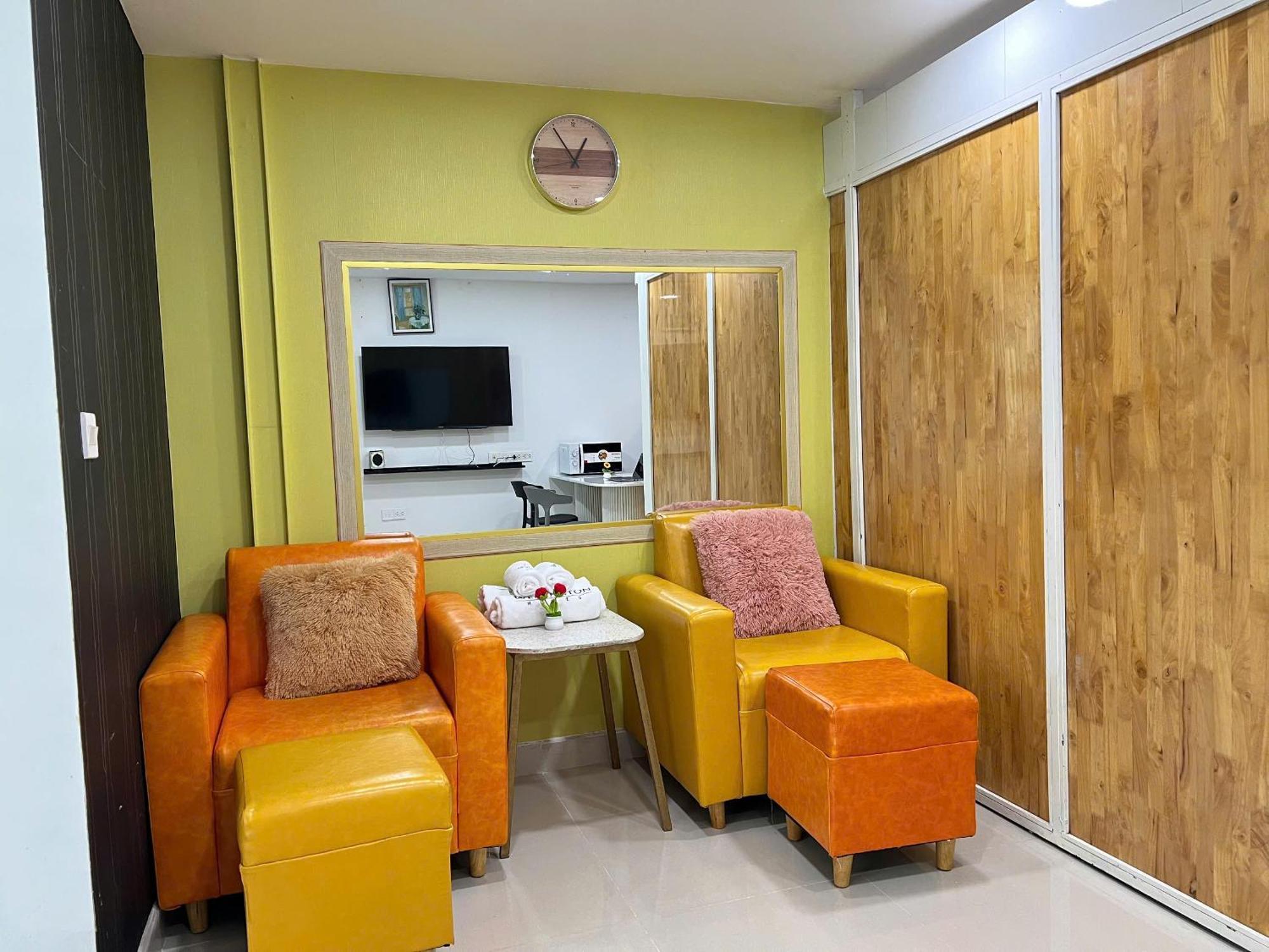 Duplex Botanica Premier - Nearby Airport Free Pool Gym Apartment *
